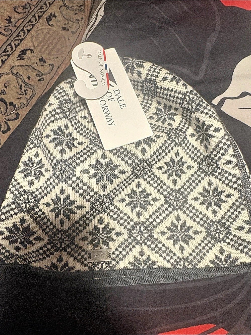 Christiania Hat Gray & White Geometric NWT